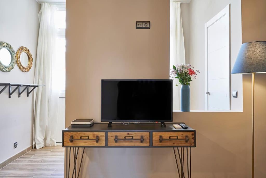 Bebarceloner Sants Apartments - 2 Bedrooms מראה חיצוני תמונה