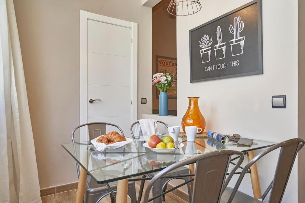 Bebarceloner Sants Apartments - 2 Bedrooms מראה חיצוני תמונה
