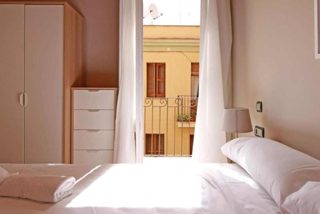 Bebarceloner Sants Apartments - 2 Bedrooms מראה חיצוני תמונה
