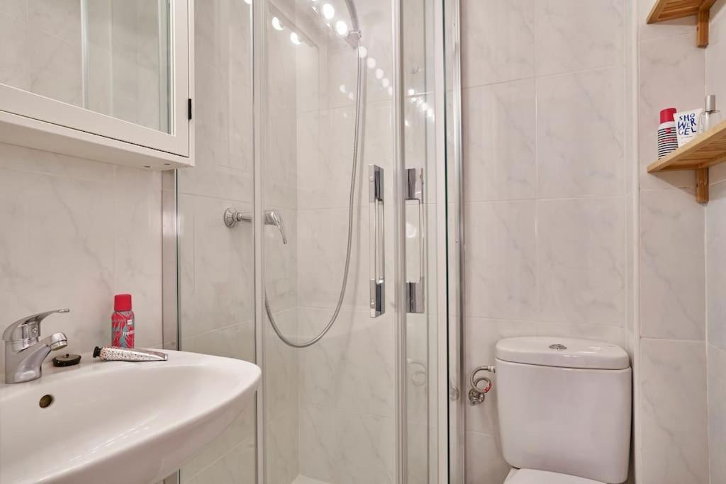 Bebarceloner Sants Apartments - 2 Bedrooms מראה חיצוני תמונה